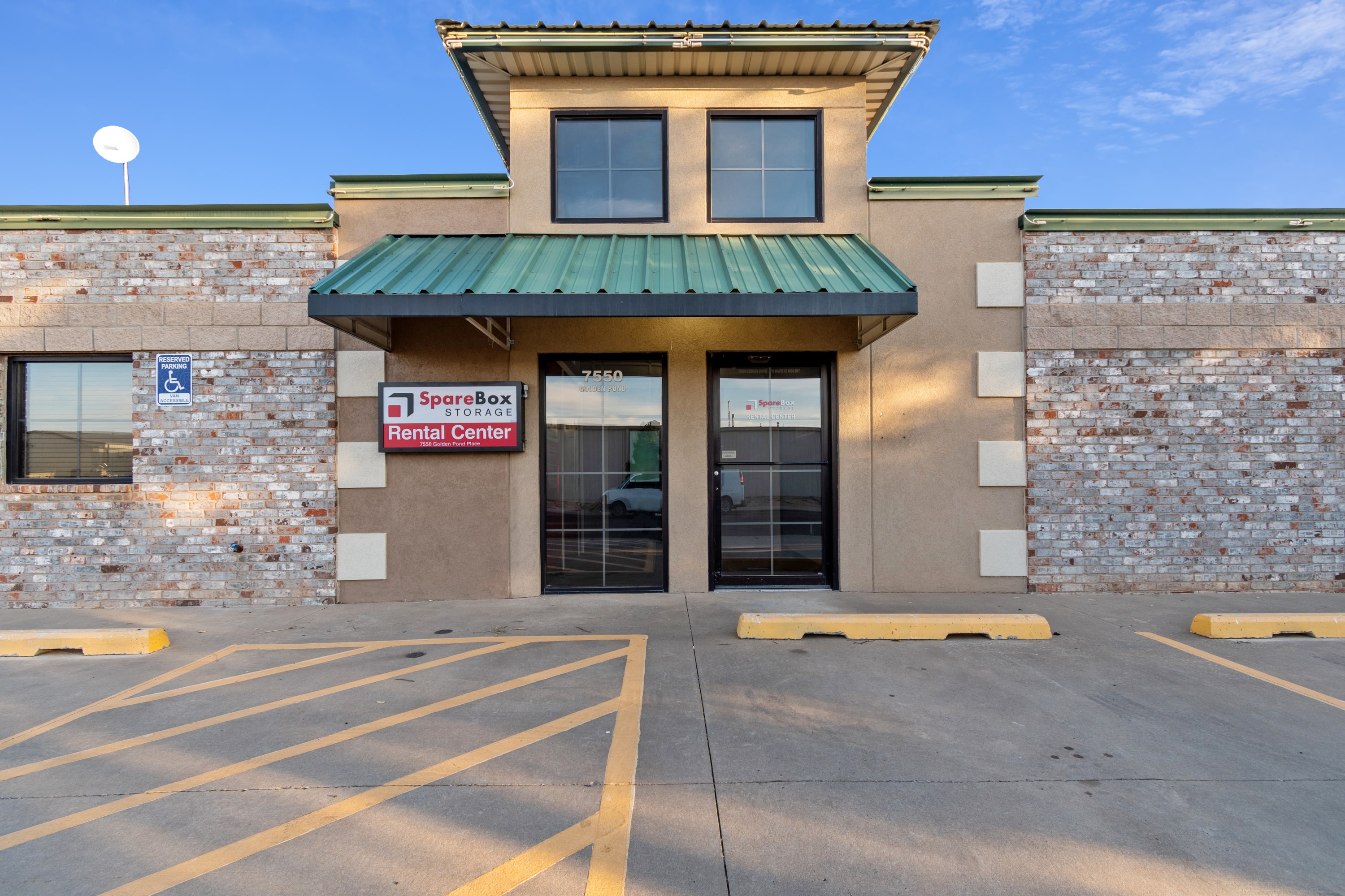 Meet all your self-storage needs in Amarillo, TX with our 7550 Golden Pond Place location | SpareBox Storage