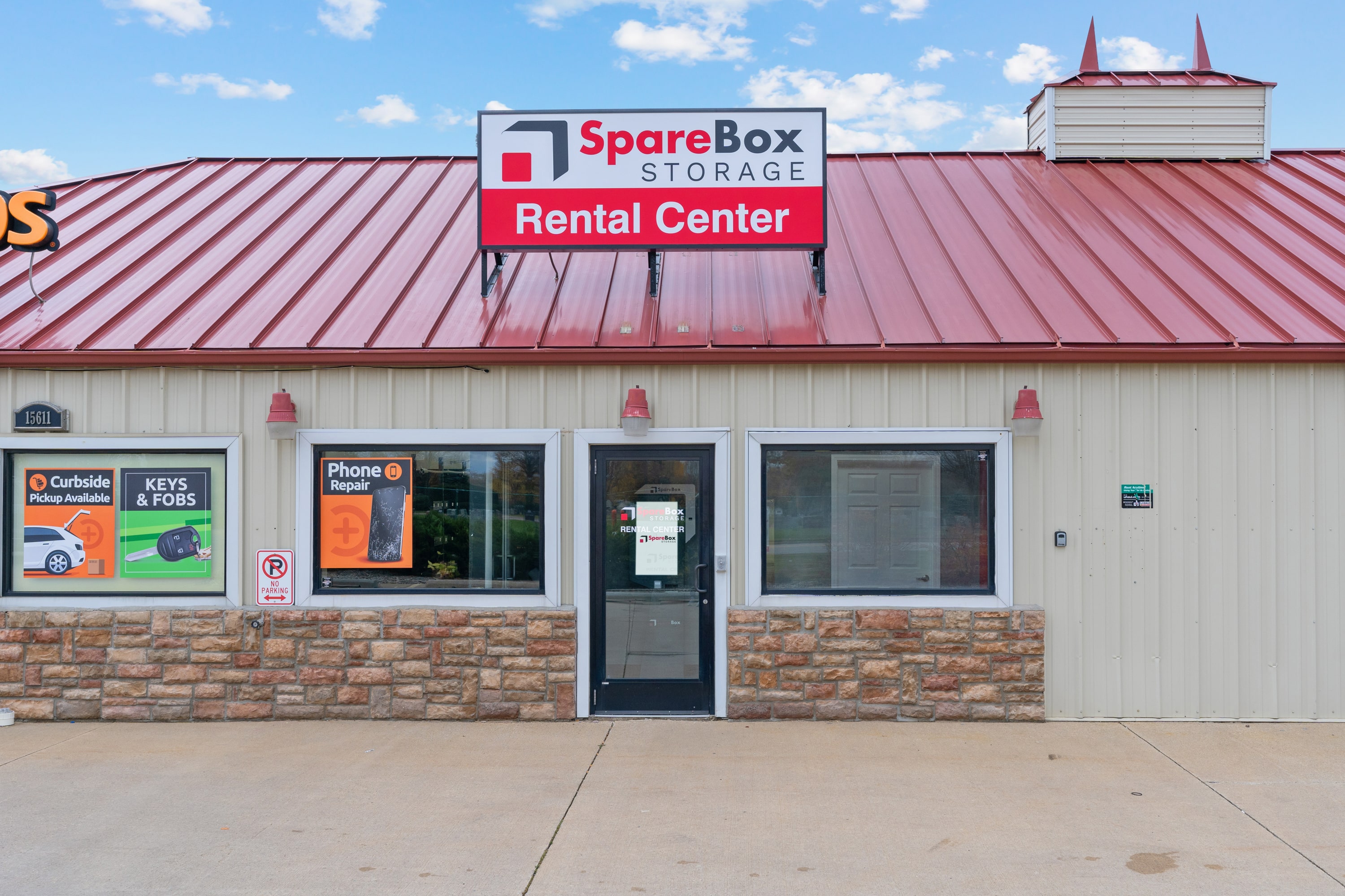 Meet all of your self storage needs in Battle Creek, Michigan at our Helmer Rd s location | SpareBox Storage