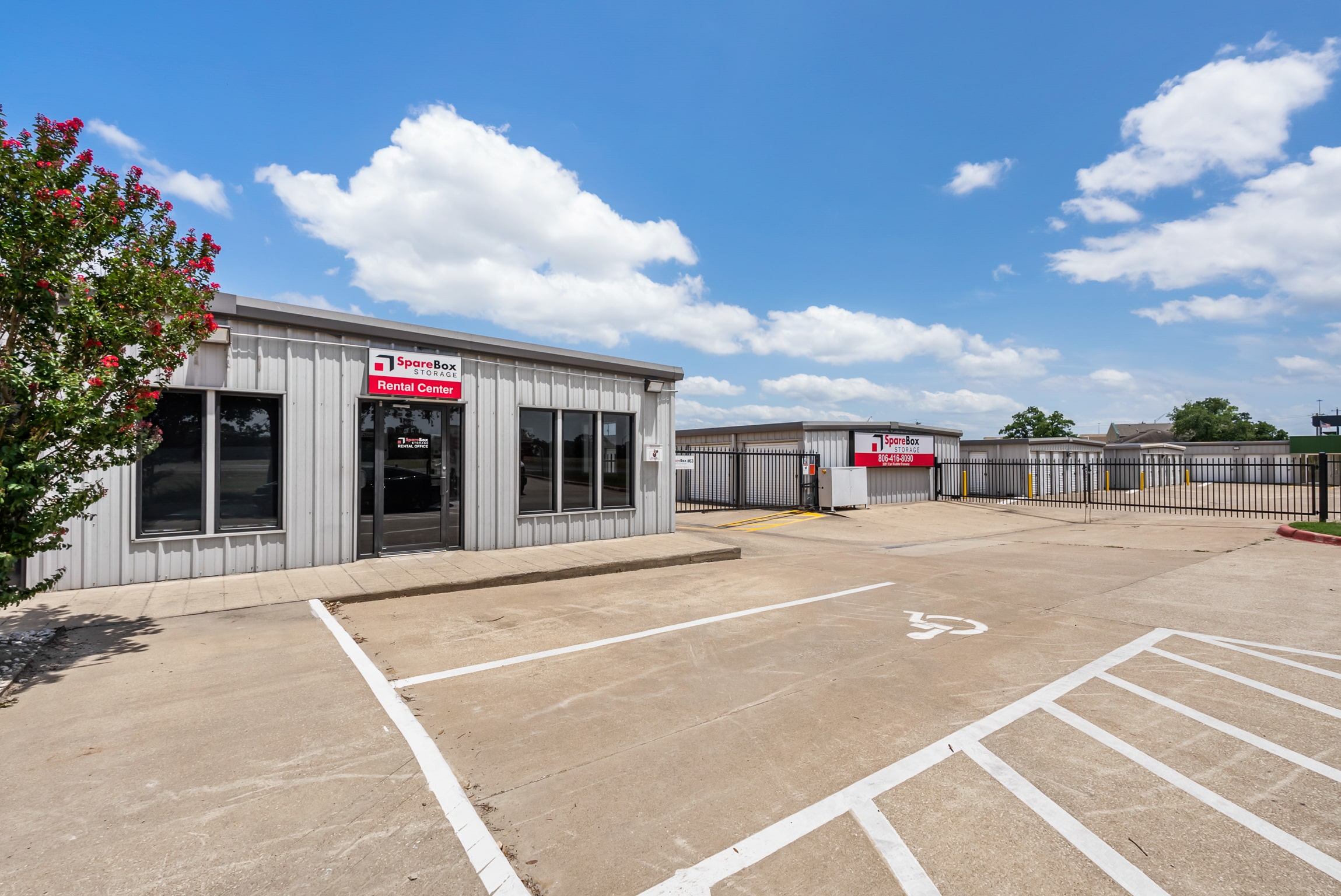 Meet all of your self storage needs in College Station, TX at our Earl Rudder Freeway location | SpareBox Storage