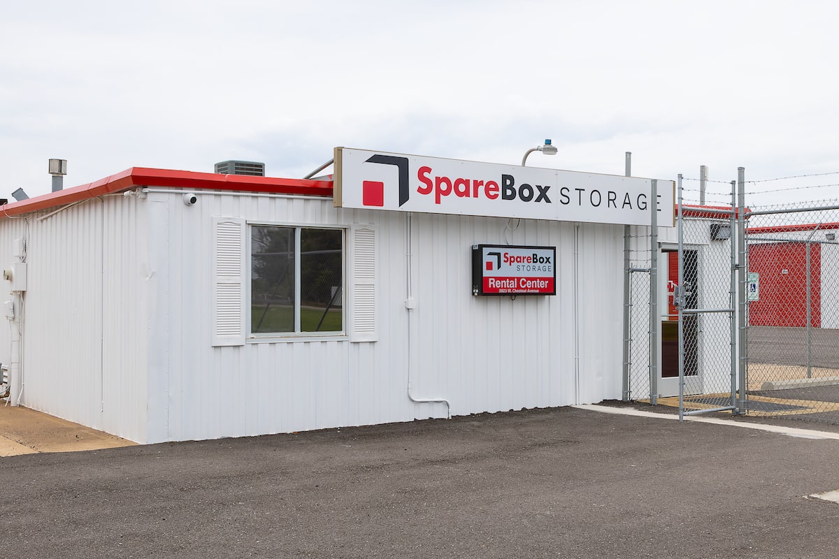 Meet all your self storage needs in Enid, OK with our West Chestnut Avenue location | SpareBox Storage