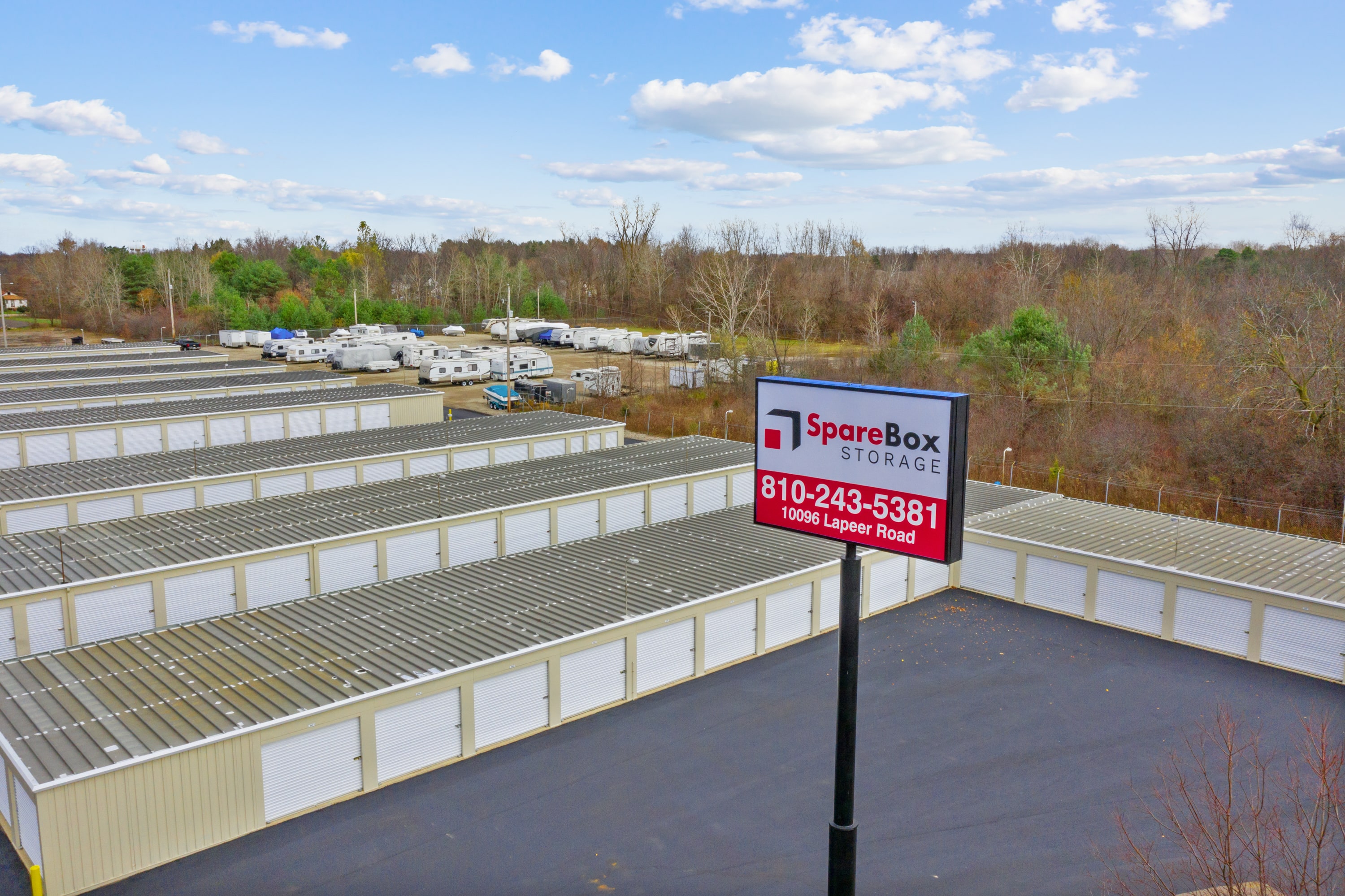 Meet all of your self storage needs in Davison, Michigan at our Lapeer Rd location | SpareBox Storage
