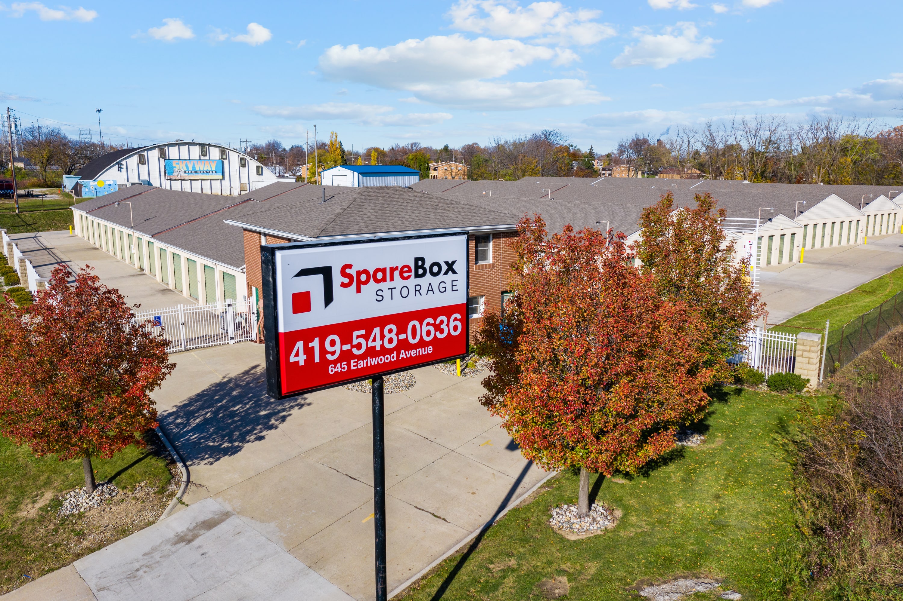 Meet all of your self storage needs in Oregon, Ohio at our Earlwood Ave location | SpareBox Storage